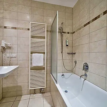 فندق Am Hof 3*
